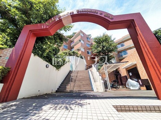 apartment 東京都日野市多摩平１丁目4-14　田窪ビル1F