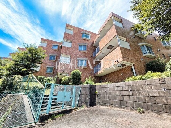 apartment 東京都日野市多摩平１丁目4-14　田窪ビル1F