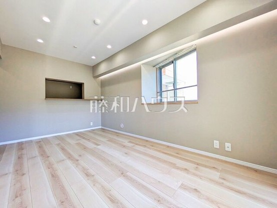 apartment 東京都日野市多摩平１丁目4-14　田窪ビル1F