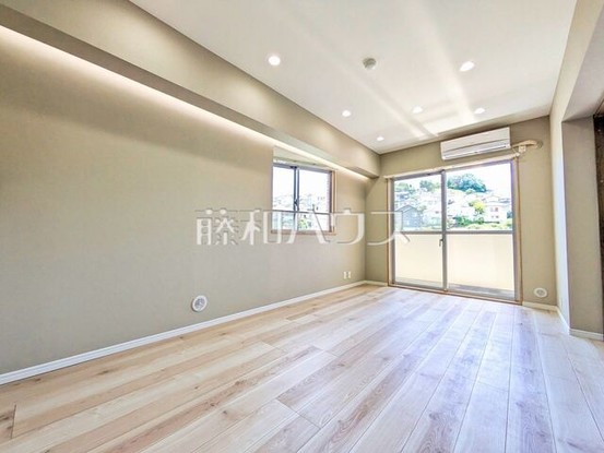 apartment 東京都日野市多摩平１丁目4-14　田窪ビル1F