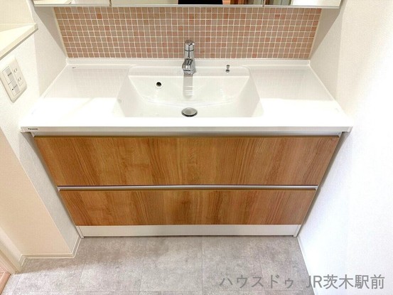 apartment 大阪府茨木市西中条町3-39-3 NKビル1F