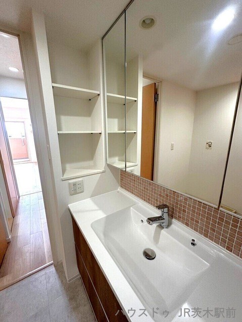 apartment 大阪府茨木市西中条町3-39-3 NKビル1F