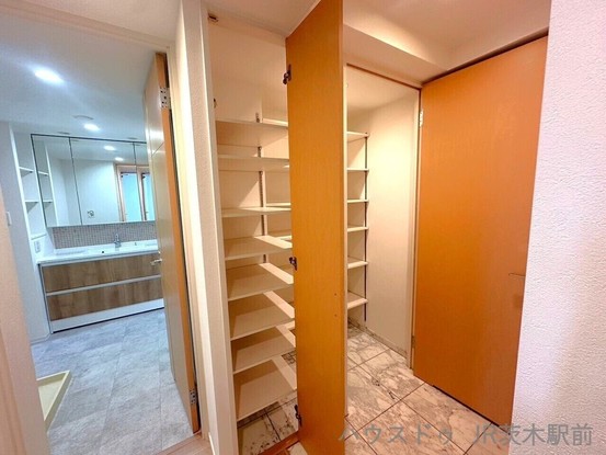 apartment 大阪府茨木市西中条町3-39-3 NKビル1F