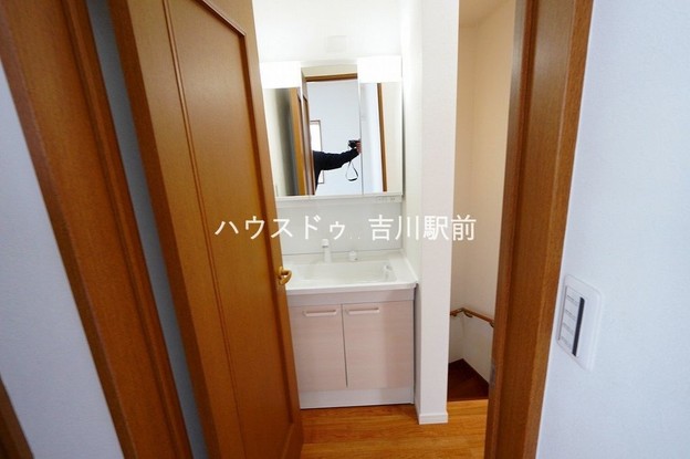 detached 埼玉県吉川市木売１丁目9-4 クレオメデス101