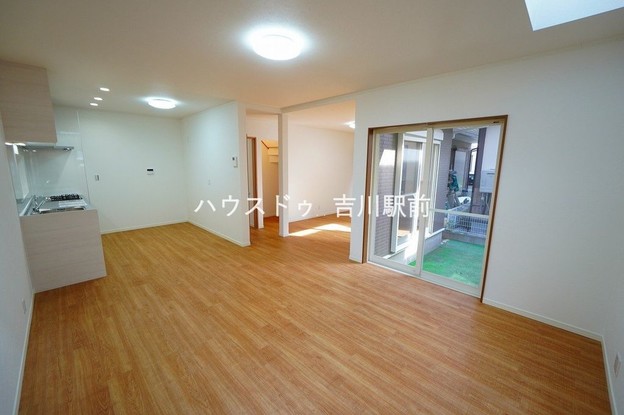 detached 埼玉県吉川市木売１丁目9-4 クレオメデス101