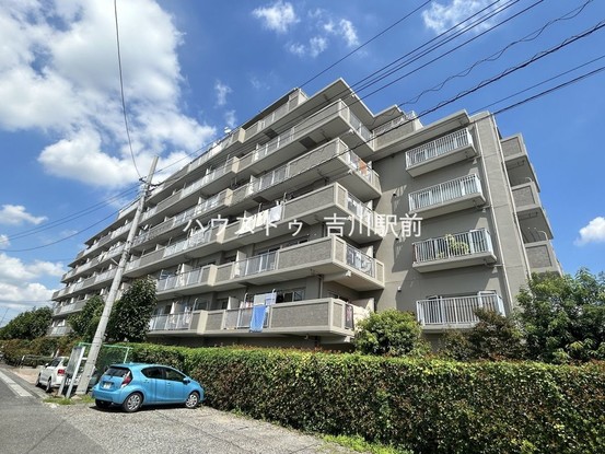 apartment 埼玉県吉川市木売１丁目9-4 クレオメデス101