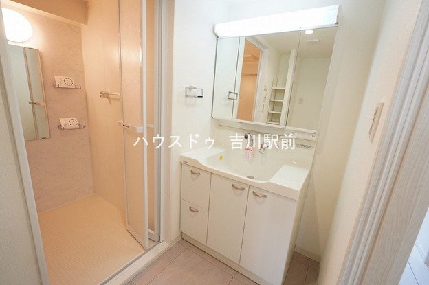 apartment 埼玉県吉川市木売１丁目9-4 クレオメデス101