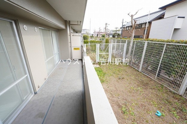 apartment 埼玉県吉川市木売１丁目9-4 クレオメデス101