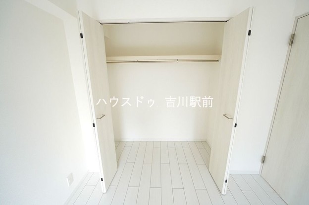 apartment 埼玉県吉川市木売１丁目9-4 クレオメデス101