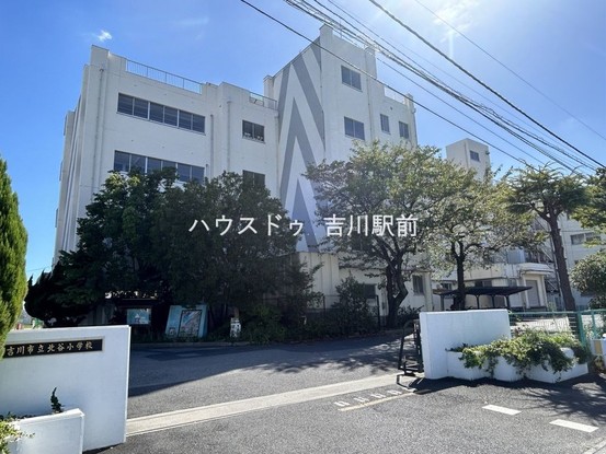 apartment 埼玉県吉川市木売１丁目9-4 クレオメデス101
