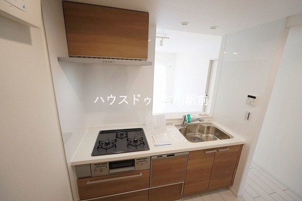 apartment 埼玉県吉川市木売１丁目9-4 クレオメデス101