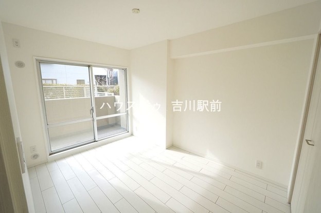 apartment 埼玉県吉川市木売１丁目9-4 クレオメデス101
