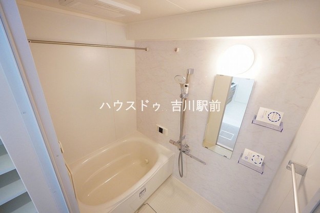 apartment 埼玉県吉川市木売１丁目9-4 クレオメデス101