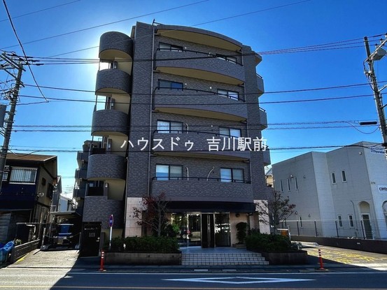 apartment 埼玉県吉川市木売１丁目9-4 クレオメデス101