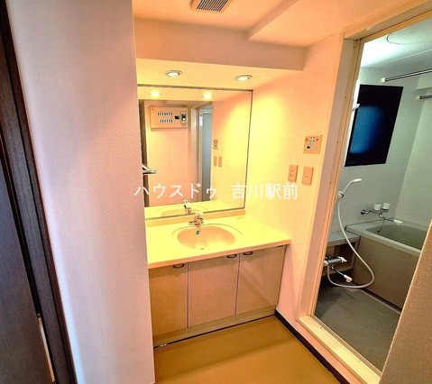 apartment 埼玉県吉川市木売１丁目9-4 クレオメデス101