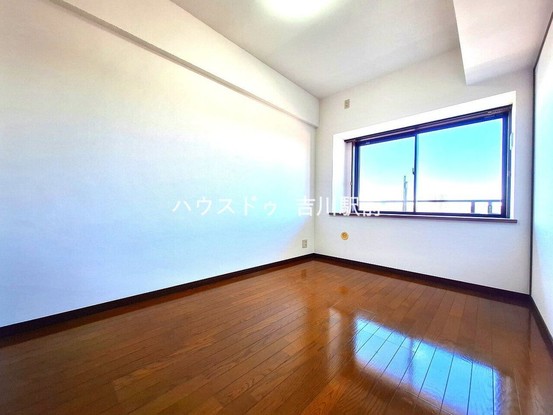apartment 埼玉県吉川市木売１丁目9-4 クレオメデス101