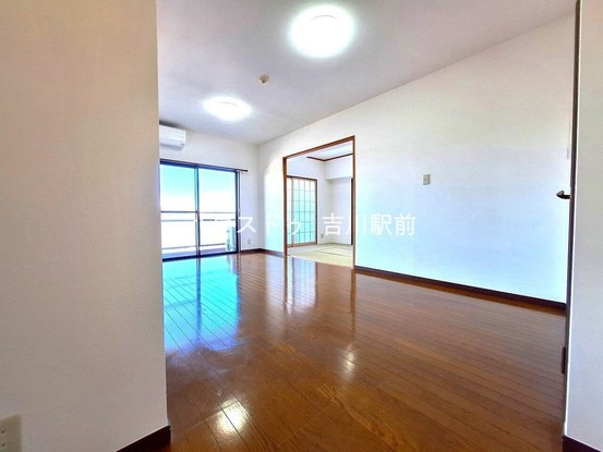 apartment 埼玉県吉川市木売１丁目9-4 クレオメデス101