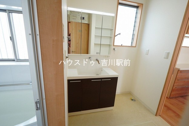 detached 埼玉県吉川市木売１丁目9-4 クレオメデス101