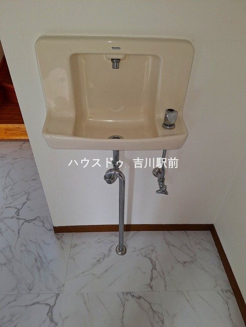 detached 埼玉県吉川市木売１丁目9-4 クレオメデス101