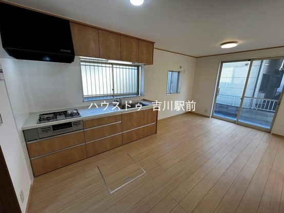 detached 埼玉県吉川市木売１丁目9-4 クレオメデス101