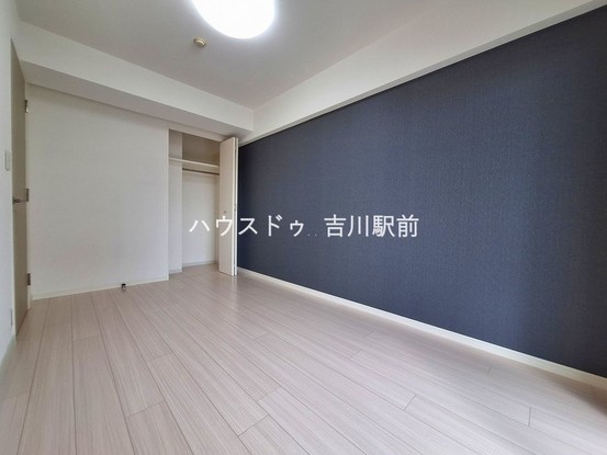 apartment 埼玉県吉川市木売１丁目9-4 クレオメデス101