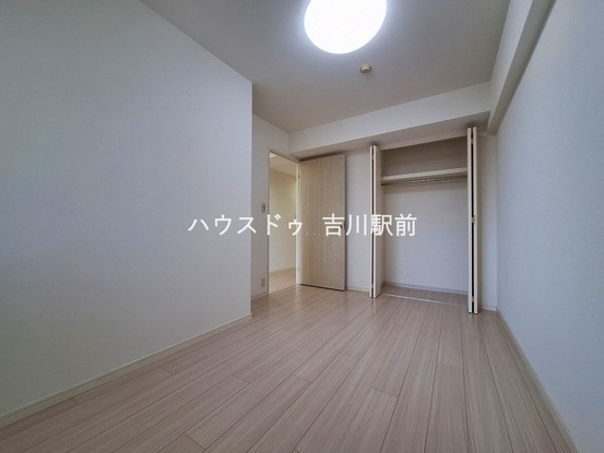 apartment 埼玉県吉川市木売１丁目9-4 クレオメデス101