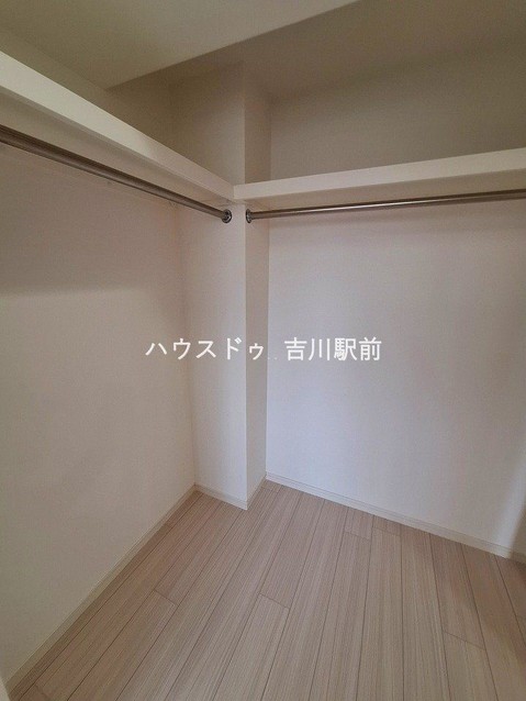 apartment 埼玉県吉川市木売１丁目9-4 クレオメデス101