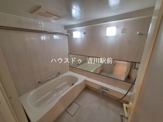 apartment 埼玉県吉川市木売１丁目9-4 クレオメデス101