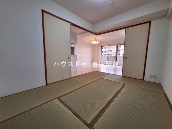 apartment 埼玉県吉川市木売１丁目9-4 クレオメデス101
