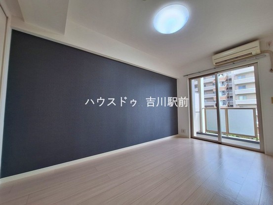 apartment 埼玉県吉川市木売１丁目9-4 クレオメデス101