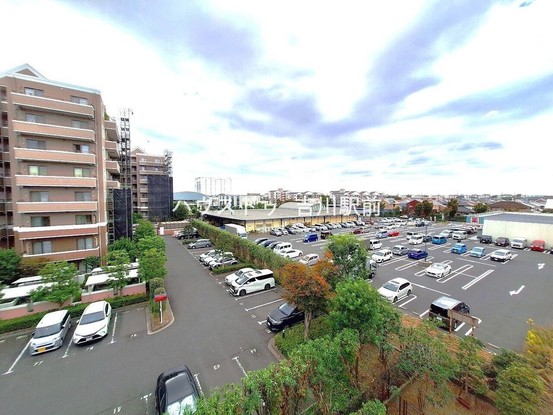 apartment 埼玉県吉川市木売１丁目9-4 クレオメデス101