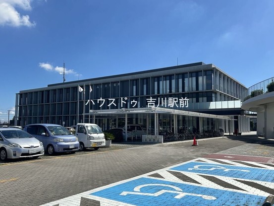 apartment 埼玉県吉川市木売１丁目9-4 クレオメデス101