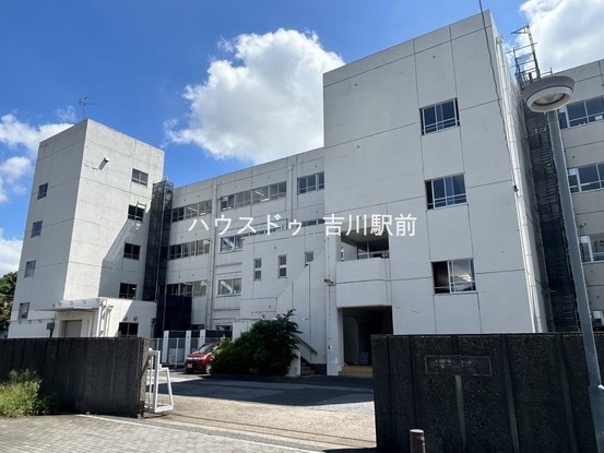 apartment 埼玉県吉川市木売１丁目9-4 クレオメデス101