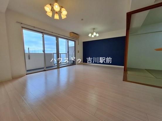 apartment 埼玉県吉川市木売１丁目9-4 クレオメデス101