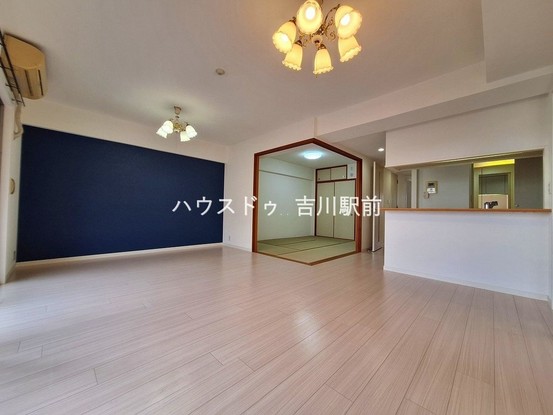 apartment 埼玉県吉川市木売１丁目9-4 クレオメデス101