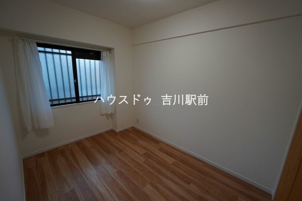 apartment 埼玉県吉川市木売１丁目9-4 クレオメデス101