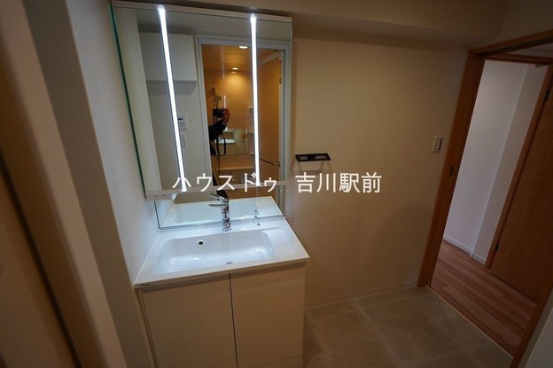 apartment 埼玉県吉川市木売１丁目9-4 クレオメデス101