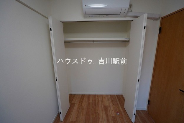 apartment 埼玉県吉川市木売１丁目9-4 クレオメデス101