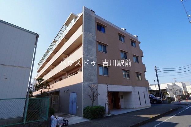 apartment 埼玉県吉川市木売１丁目9-4 クレオメデス101