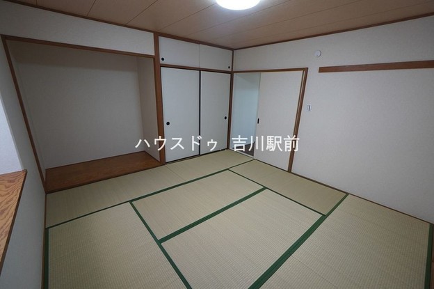 apartment 埼玉県吉川市木売１丁目9-4 クレオメデス101