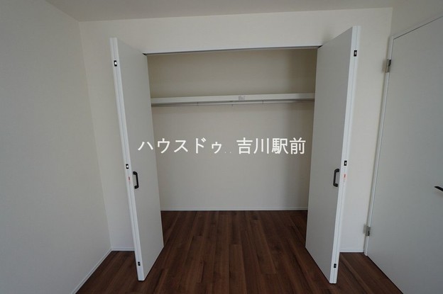 apartment 埼玉県吉川市木売１丁目9-4 クレオメデス101