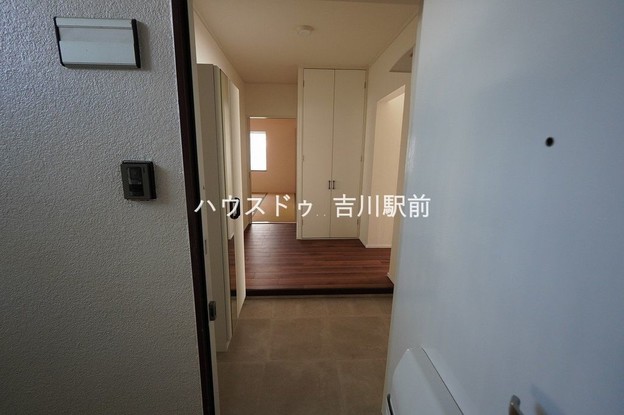 apartment 埼玉県吉川市木売１丁目9-4 クレオメデス101
