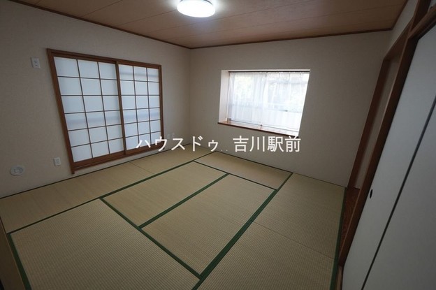 apartment 埼玉県吉川市木売１丁目9-4 クレオメデス101