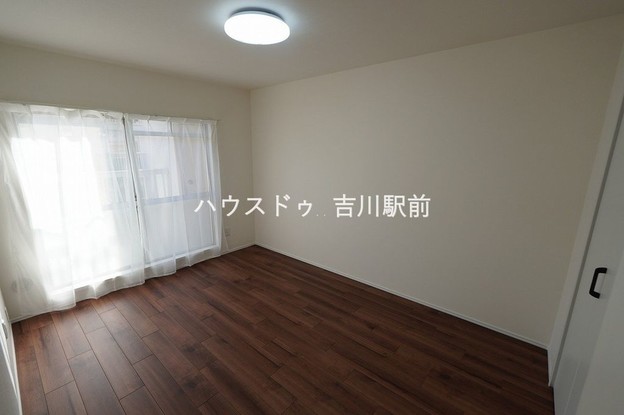 apartment 埼玉県吉川市木売１丁目9-4 クレオメデス101