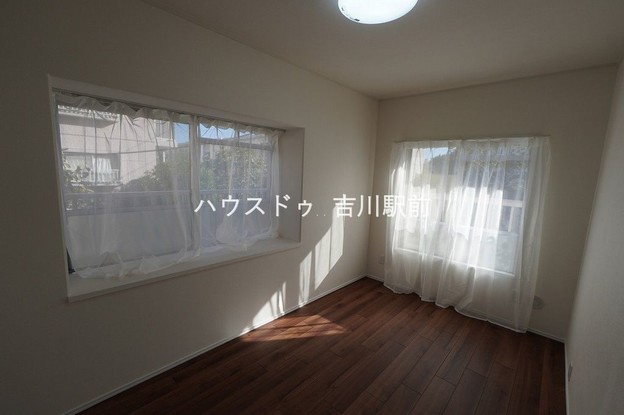apartment 埼玉県吉川市木売１丁目9-4 クレオメデス101