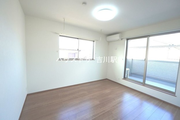 detached 埼玉県吉川市木売１丁目9-4 クレオメデス101