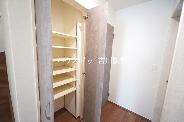 detached 埼玉県吉川市木売１丁目9-4 クレオメデス101