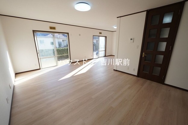 detached 埼玉県吉川市木売１丁目9-4 クレオメデス101