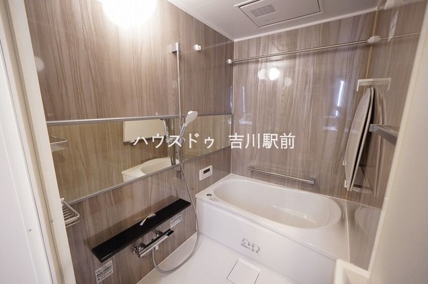 apartment 埼玉県吉川市木売１丁目9-4 クレオメデス101