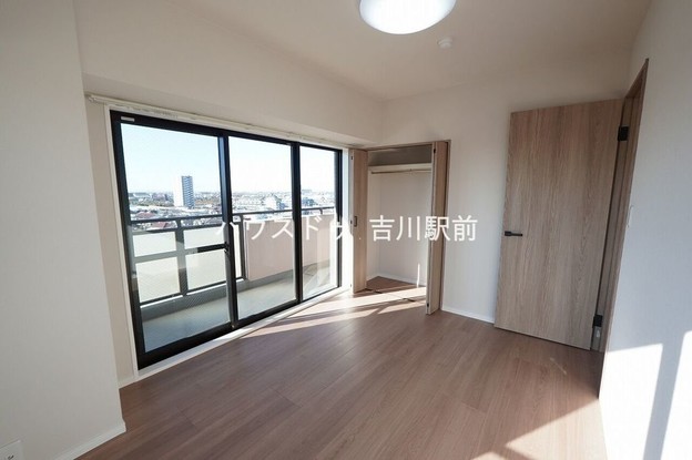 apartment 埼玉県吉川市木売１丁目9-4 クレオメデス101